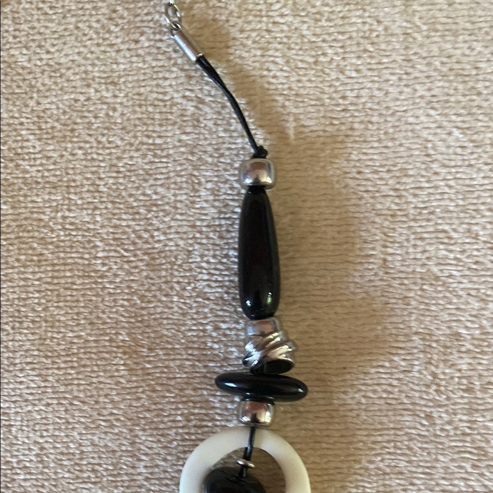 Chico’s Elegant Black and White Necklace - Picture 4 of 12
